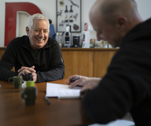 Röbi Koller lebt in Wipkingen – und besucht uns im Kreis 10 zum Jahresende für ein ausführliches Gespräch.